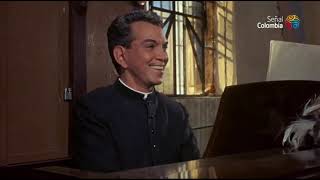 escena cantinflas tocando el piano El Padrecito full hd 1080p [upl. by Irrab]