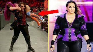 10 مصارعات WWE لن تتمنى مقابلتهن في الواقع [upl. by Gilboa]