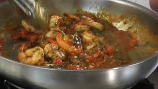 GARLIC PRAWNS GAMBERI AL AGLIO  theitaliancookingclasscom [upl. by Chatav]